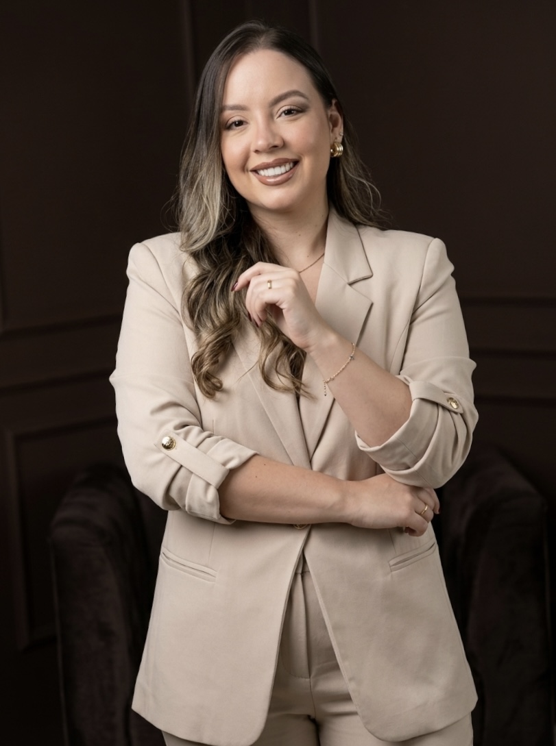 Rafaela Coutrim em seu estúdio